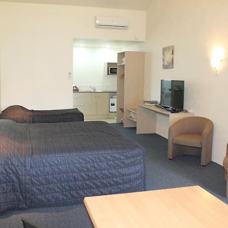 Captains Quarters Motor Inn Кембридж Экстерьер фото