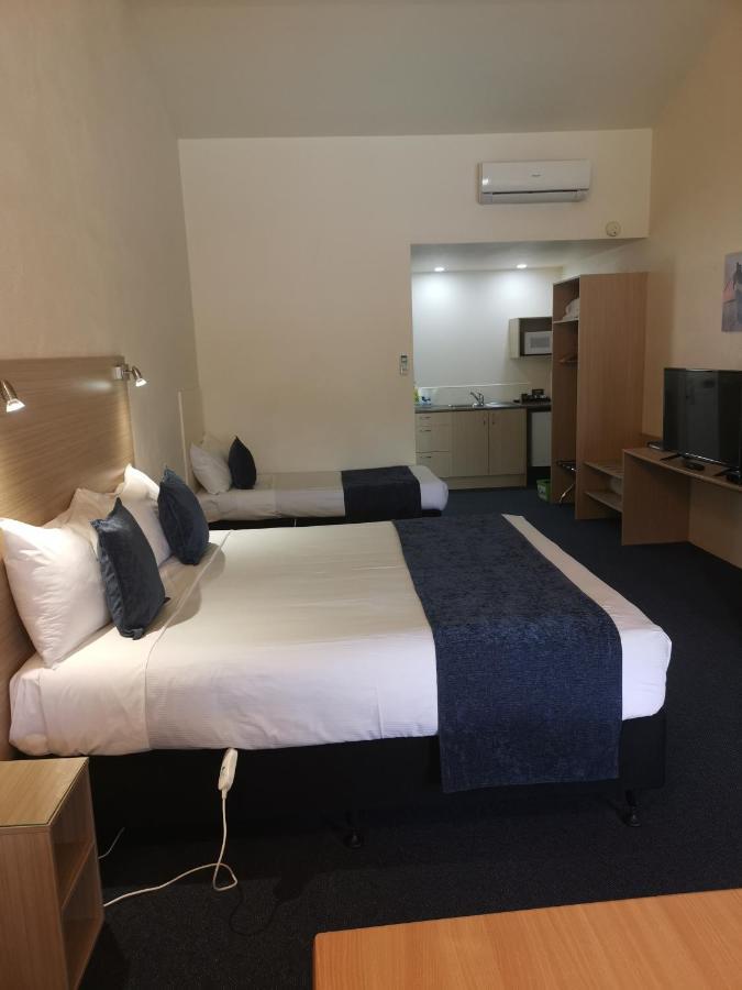 Captains Quarters Motor Inn Кембридж Экстерьер фото