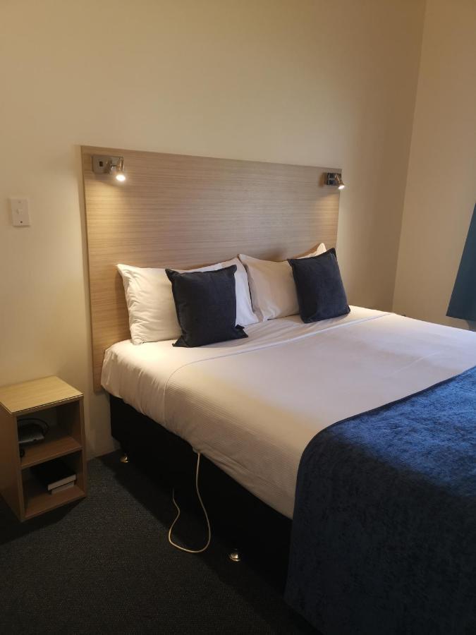 Captains Quarters Motor Inn Кембридж Экстерьер фото