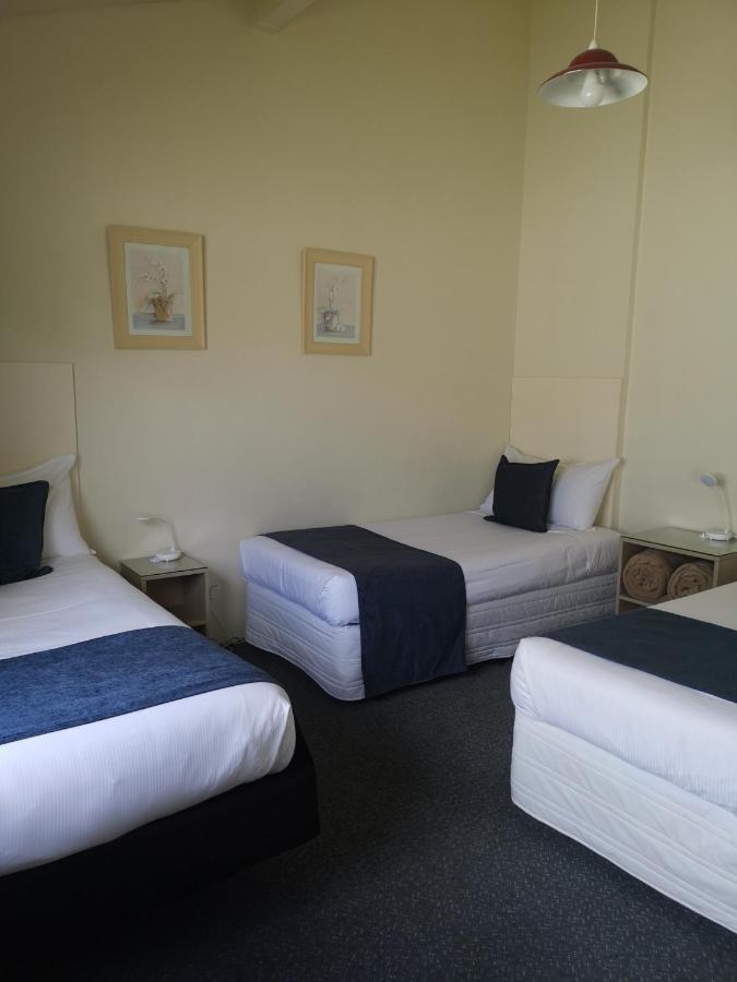 Captains Quarters Motor Inn Кембридж Экстерьер фото