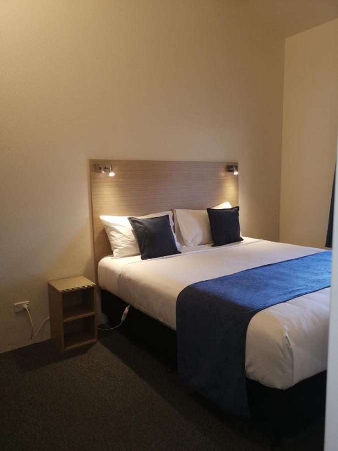 Captains Quarters Motor Inn Кембридж Экстерьер фото