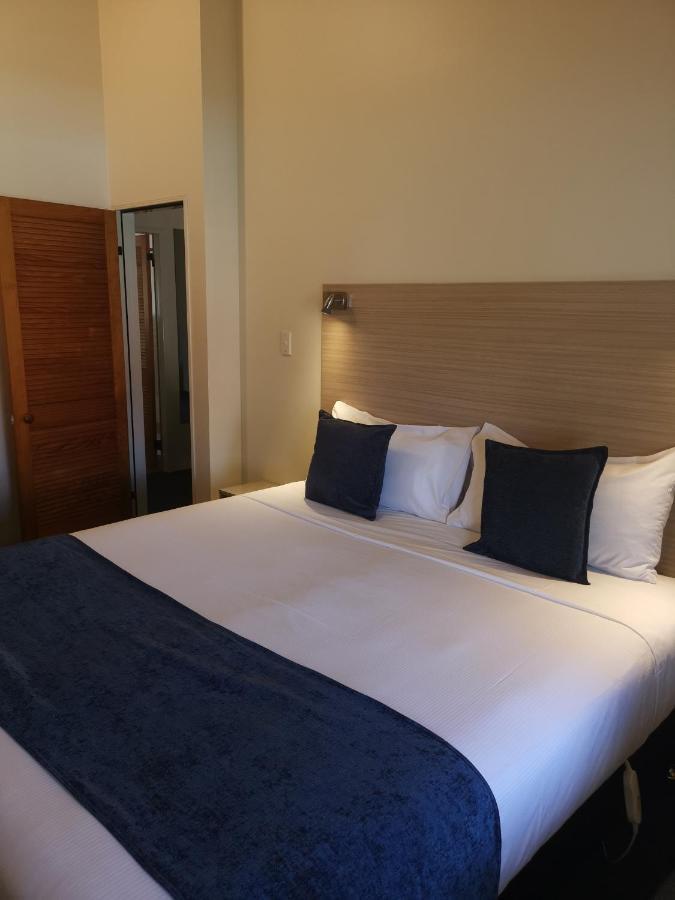 Captains Quarters Motor Inn Кембридж Экстерьер фото