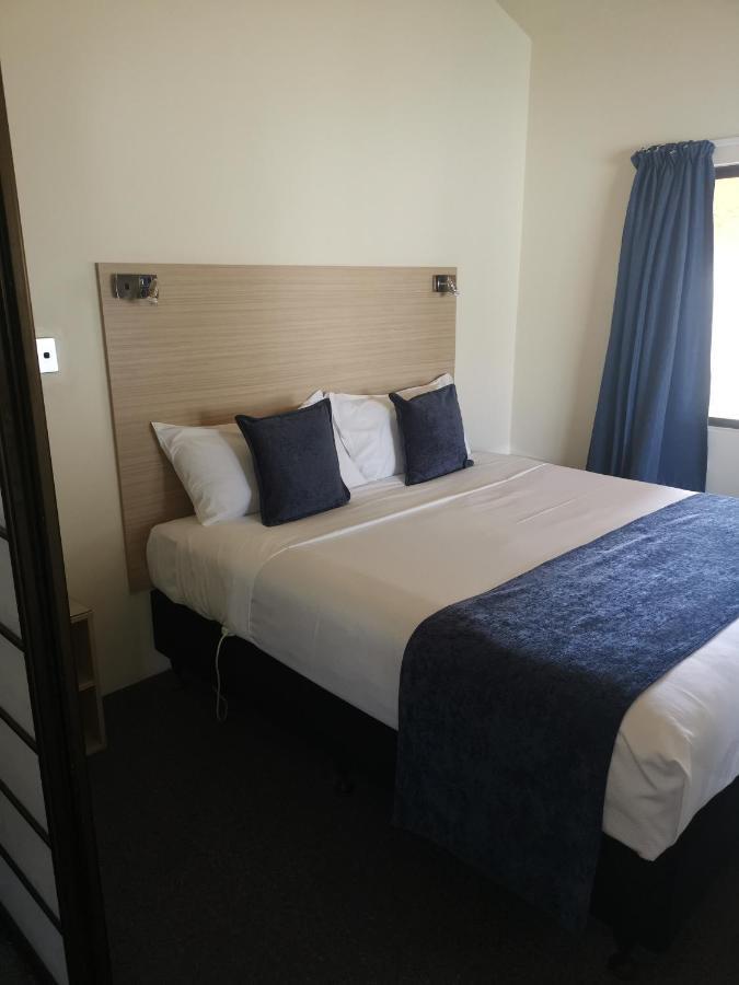 Captains Quarters Motor Inn Кембридж Экстерьер фото