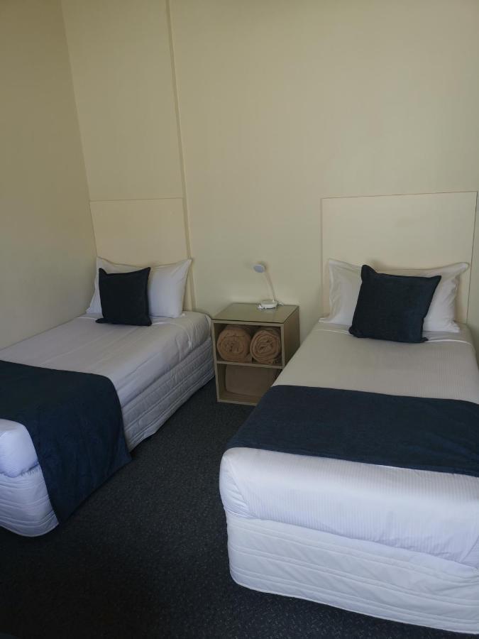 Captains Quarters Motor Inn Кембридж Экстерьер фото