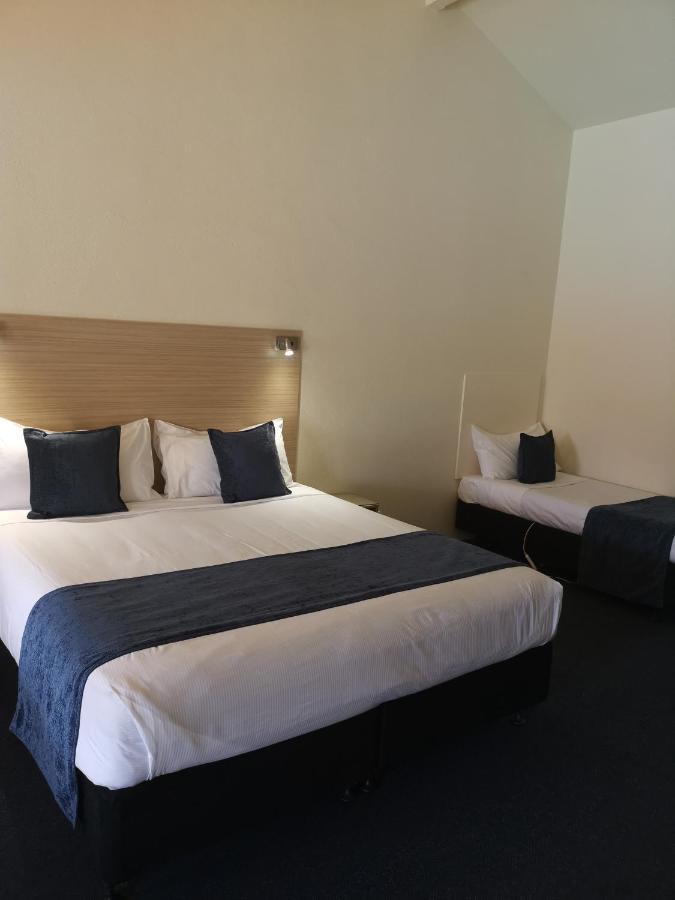 Captains Quarters Motor Inn Кембридж Экстерьер фото