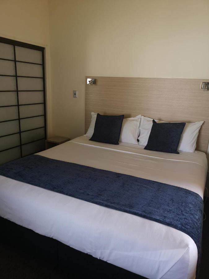 Captains Quarters Motor Inn Кембридж Экстерьер фото