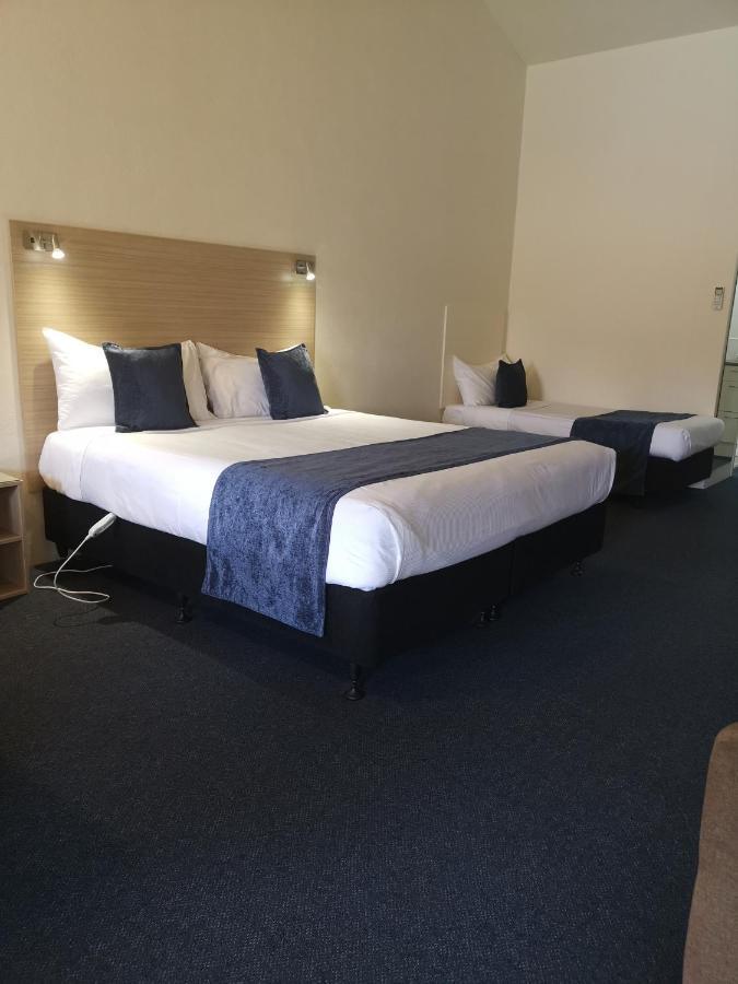 Captains Quarters Motor Inn Кембридж Экстерьер фото