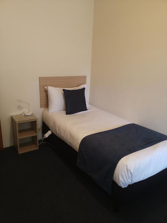 Captains Quarters Motor Inn Кембридж Экстерьер фото
