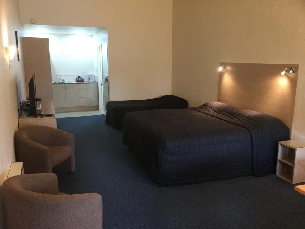 Captains Quarters Motor Inn Кембридж Экстерьер фото