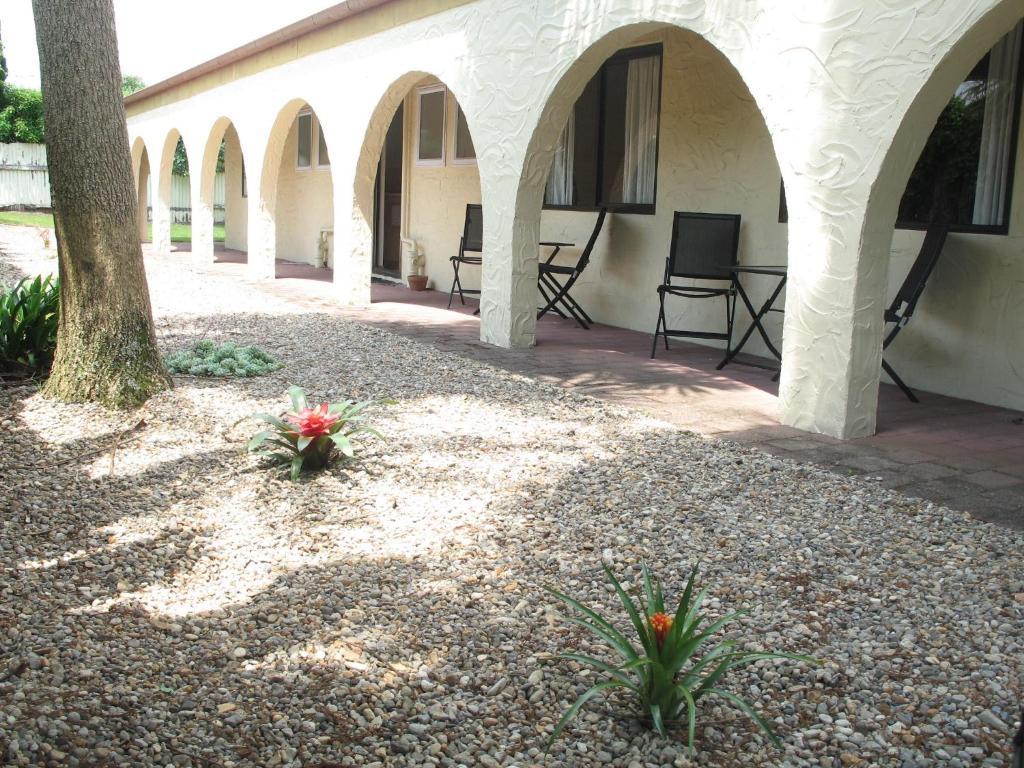 Captains Quarters Motor Inn Кембридж Номер фото