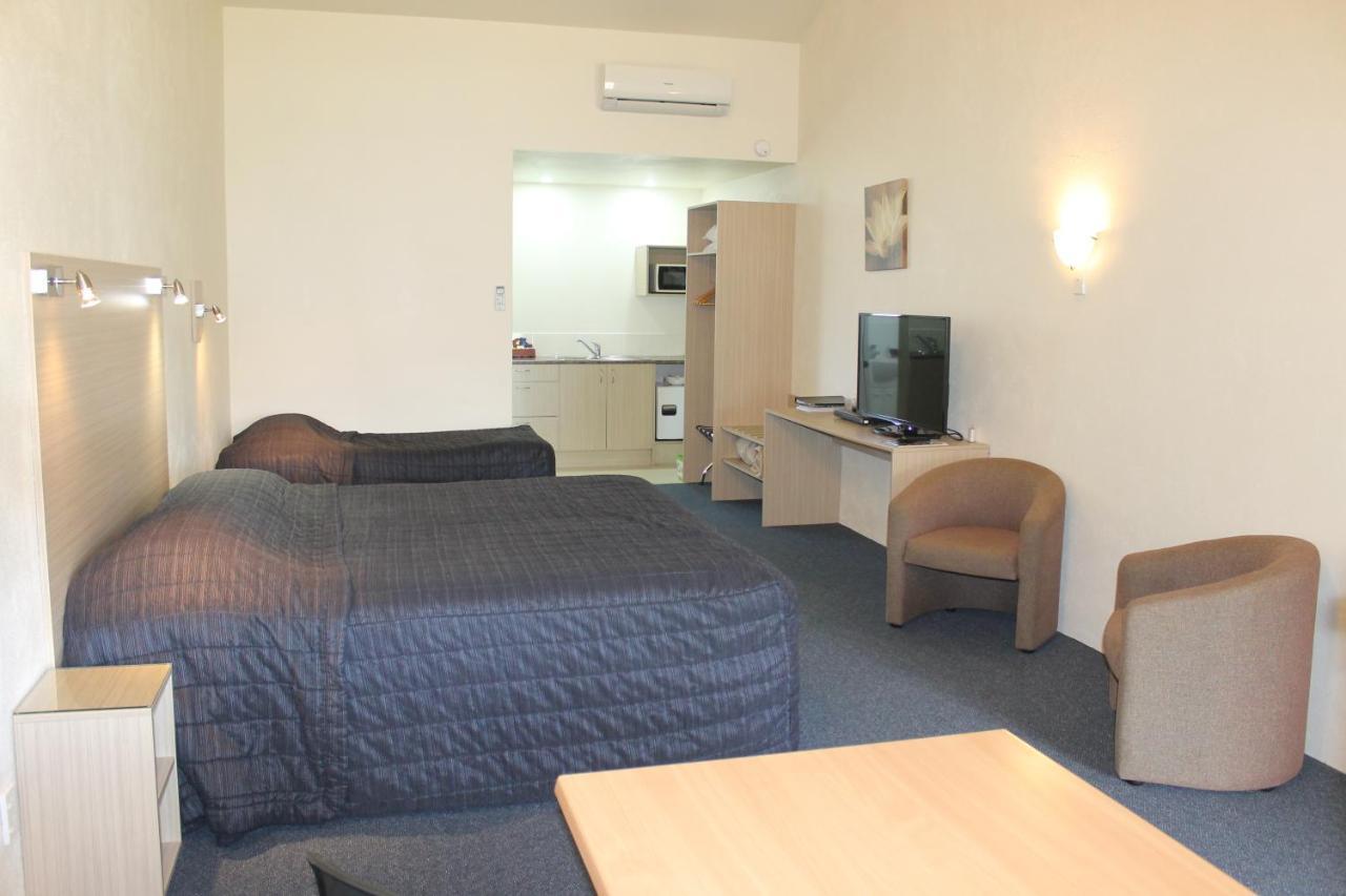 Captains Quarters Motor Inn Кембридж Экстерьер фото